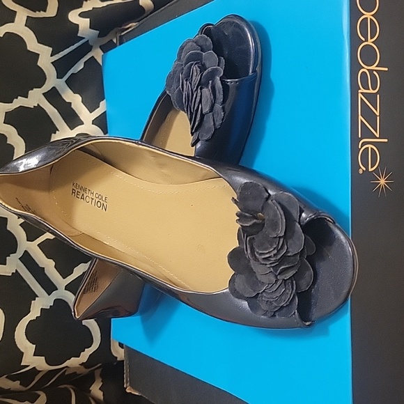 Blue Kenneth Cole Reaction Flats - Picture 2 of 3